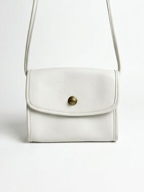 Coach Chrystie 9892 Leather Crossbody Bag Spring Lock Closure Bone Vintage 90’s